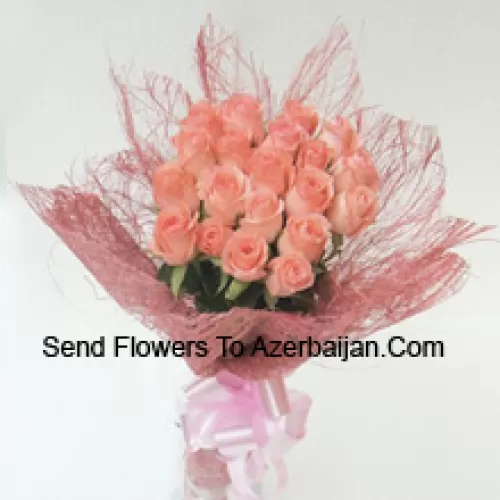 Bouquet aus 21 rosa Rosen mit saisonalen Füllern